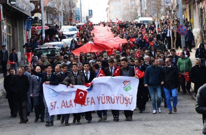 Ardahan’daki 57. Alay Vefa Yürüyüşü’ne yüzlerce genç katıldı