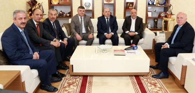 Hak-İş Konfederasyonu Genel Başkanı Arslan’dan Başkan Sekmen’e ziyaret