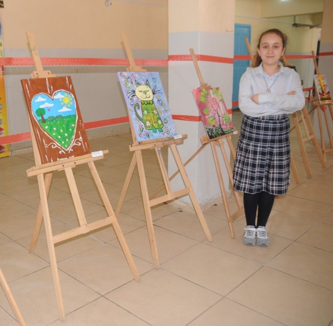 Cizre’de 12 yaşındaki öğrencinin sergisi büyük beğeni topladı