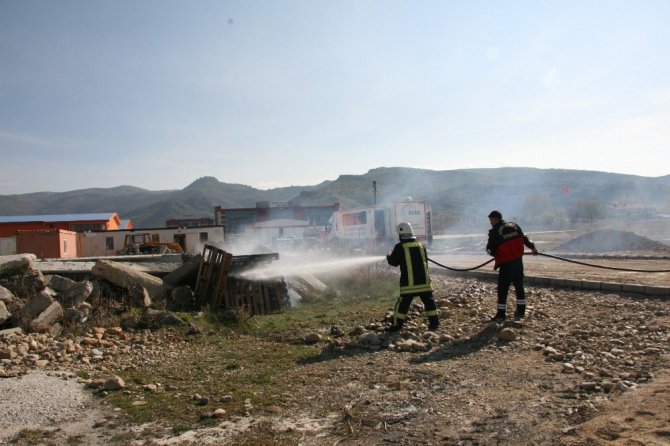 Afyonkarahisar’da helikopter destekli gerçeğini aratmayan “deprem” tatbikatı