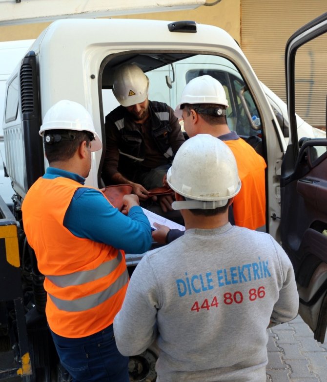 Dicle Elektrik’te İSG eğitimleri ve denetimleri sürüyor