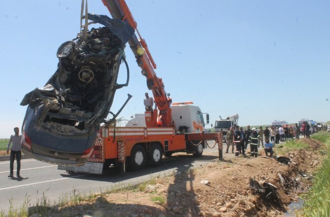 Mardin’de tanker otomobili biçti: 2 ölü, 1 yaralı