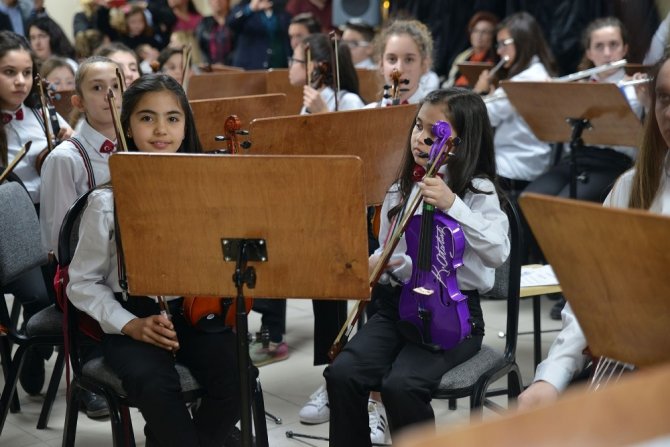 “İki Elin Sesi Var” Çocuk Senfoni Orkestrası Belçika’ya gidiyor