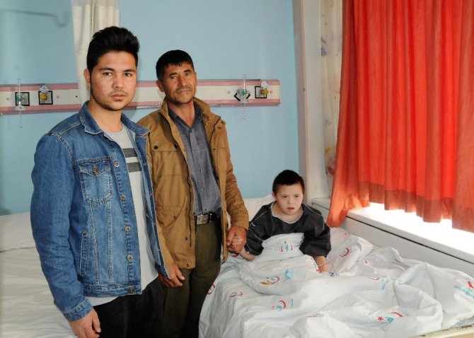 Down sendromlu Afganlı Rahila sağlığına Türkiye’de kavuşacak