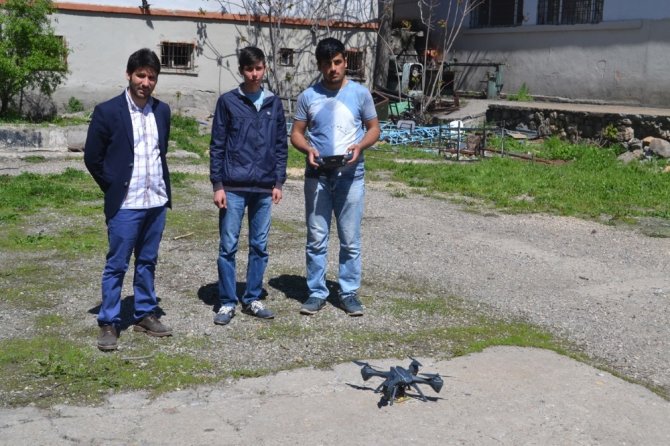 ‘Drone ile metal tarama cihazı’ projesiyle final hakkı kazandılar