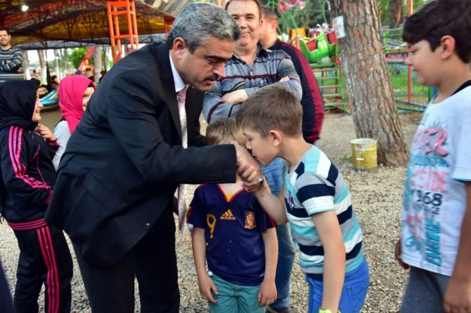 Başkan Alıcık çocukları eğlenirdi