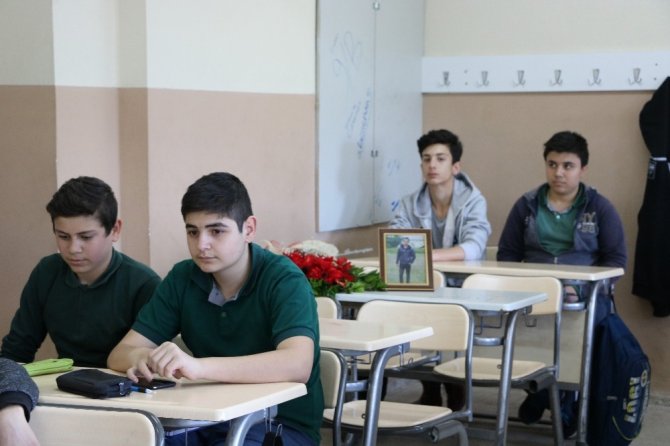Silahlı çatışmada hayatını kaybeden lise öğrencisi Diyar okulunda anıldı