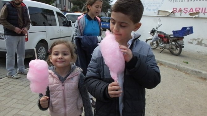 30 yıldır pamuk şeker yapıyor
