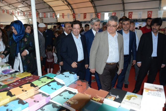 Aksaray Belediyesi Kitap Fuarı açıldı