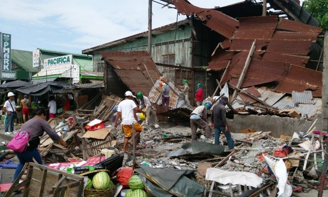 Filipinler’de 7.2 büyüklüğünde deprem