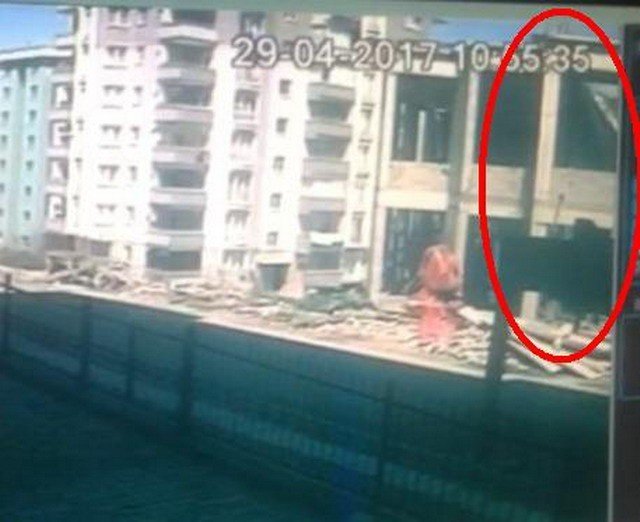 Samsun’daki caminin çökme anı kamerada