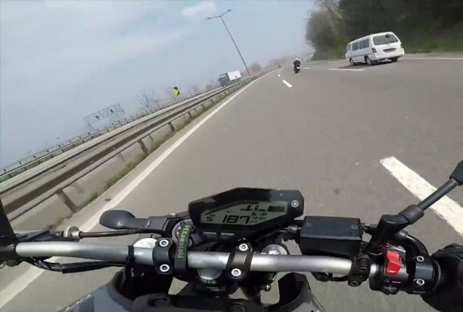 TEM’de motosikletlilerin yaptığı kaza kamerada