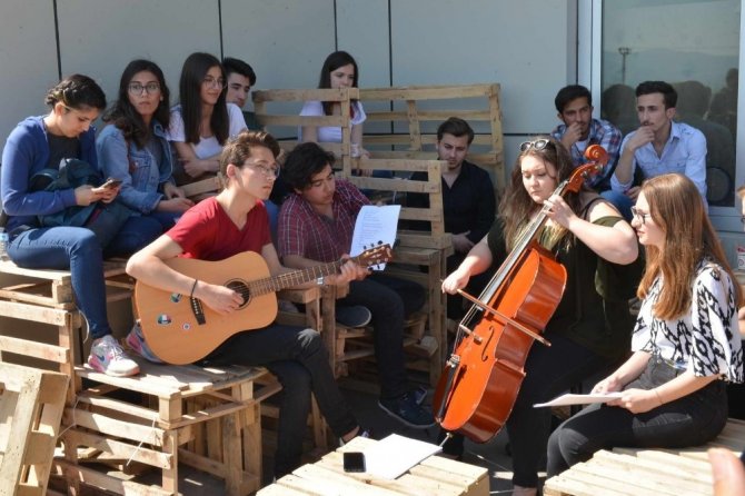 ‘Karşılaşma No:3 Tasarım Pratikleri Sergisi’ SAÜ’de açıldı