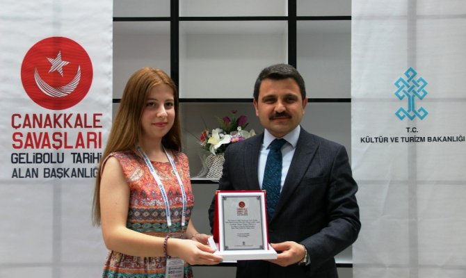 Çanakkale Destanı Tanıtım Merkezi’nden 1 milyonuncu ziyaretçiye plaket