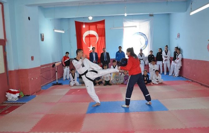 İl Müdürü Yıldız, Dodurga Beldesi’ne yapılacak tesisin alanını gezdi