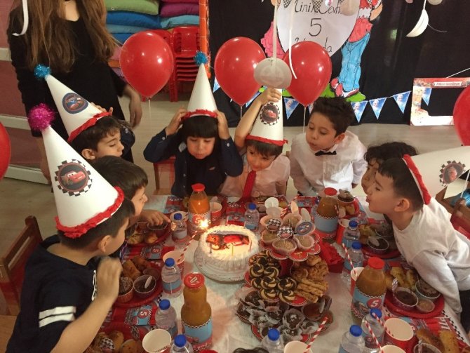 Şükran Öney Anaokulunda bir yaş büyüdüm partisi