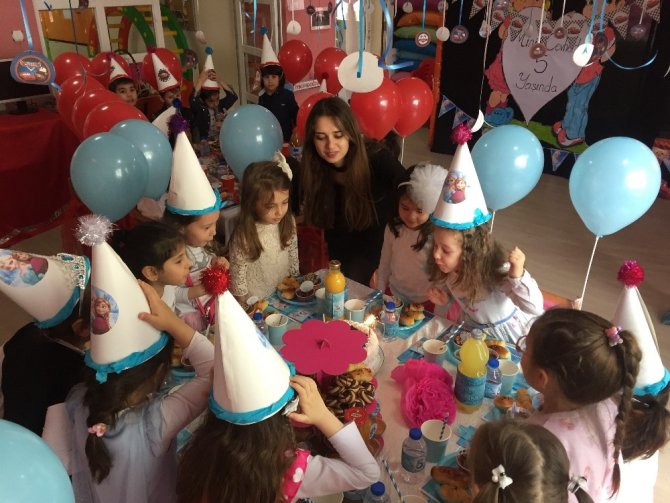 Şükran Öney Anaokulunda bir yaş büyüdüm partisi