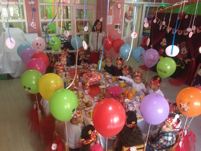 Şükran Öney Anaokulunda bir yaş büyüdüm partisi