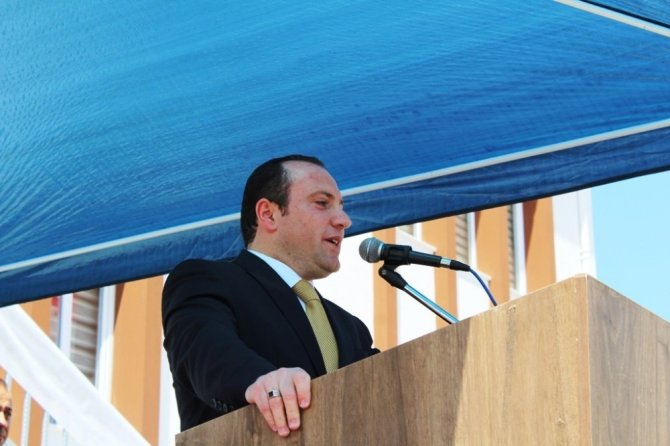 Ayvalık’ta Sebahat-Cihan Şişman Güzel Sanatlar Lisesi’nin açılış coşkusu