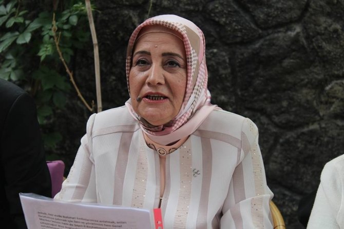 MHP’nin yeni Kadın Kolları başkanı Emine ulaş tanışma toplantısı düzenledi