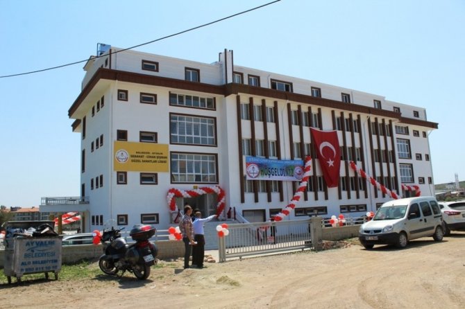 Ayvalık’ta Sebahat-Cihan Şişman Güzel Sanatlar Lisesi’nin açılış coşkusu