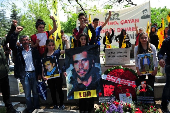 Deniz Gezmiş ve arkadaşları mezarı başında anıldı