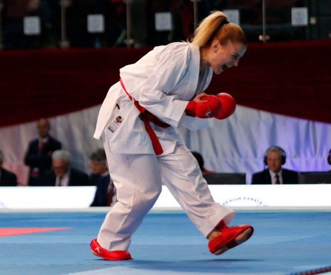 Kağıtsporlu milli karateci Avrupa şampiyonu oldu