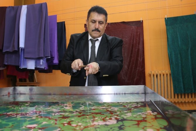 Ebru Gündeş’in "Çingenem" şarkısının yazarı Kartal Cezaevi yöneticisi