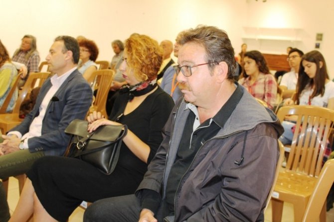 Ayvalık’ta Türk Tiyatrosu’nun ünlü isimleri seyirciyle söyleşti