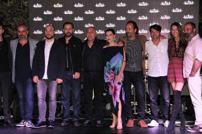 Bodrum masalı oyuncuları hem oynadı hem söyledi