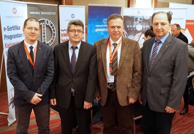 Köln’deki Türk Üniversiteleri Fuarına Anadolu Üniversitesi Açıköğretim Sistemi damgası