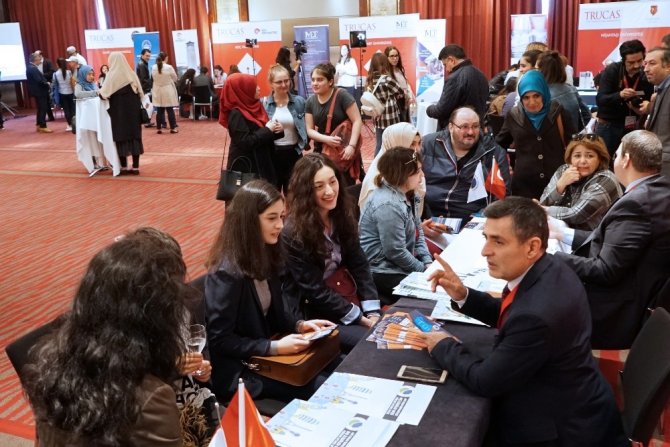 Köln’deki Türk Üniversiteleri Fuarına Anadolu Üniversitesi Açıköğretim Sistemi damgası