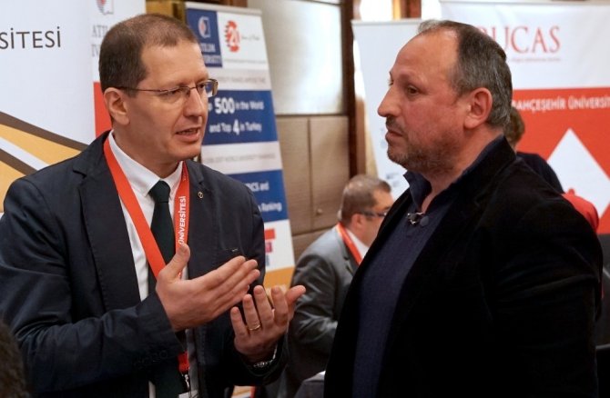 Köln’deki Türk Üniversiteleri Fuarına Anadolu Üniversitesi Açıköğretim Sistemi damgası