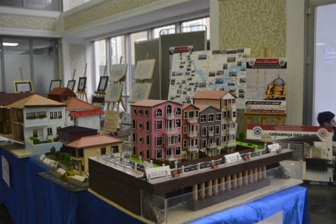 Pembe Köşk’ün replikaları tuvallere aktarıldı