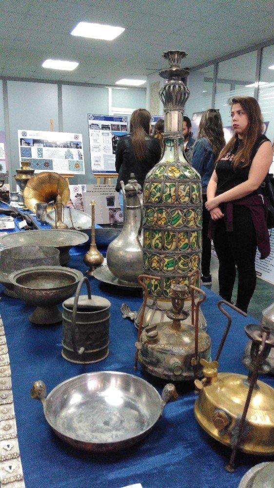 Pembe Köşk’ün replikaları tuvallere aktarıldı