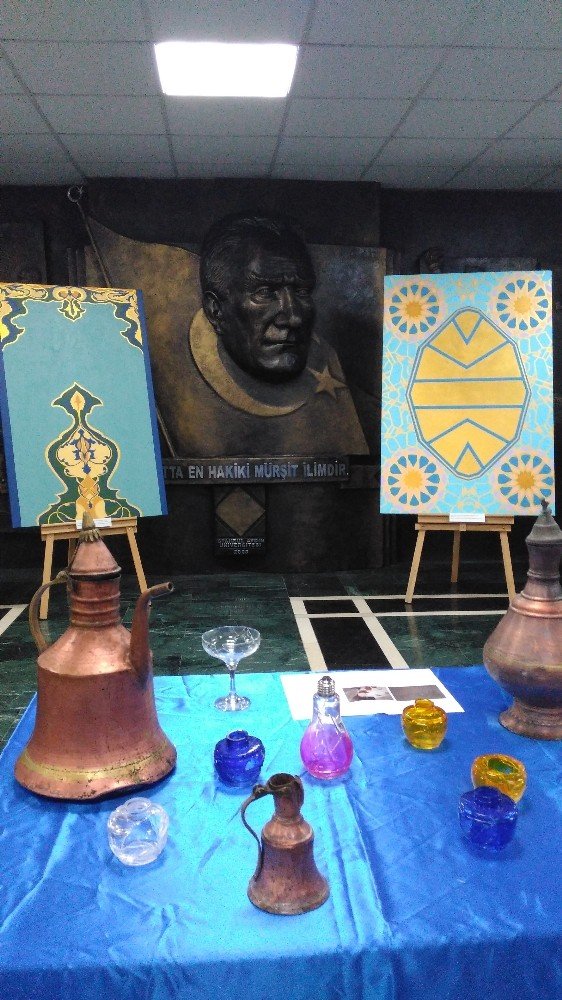 Pembe Köşk’ün replikaları tuvallere aktarıldı