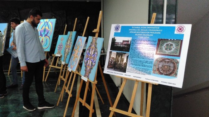 Pembe Köşk’ün replikaları tuvallere aktarıldı