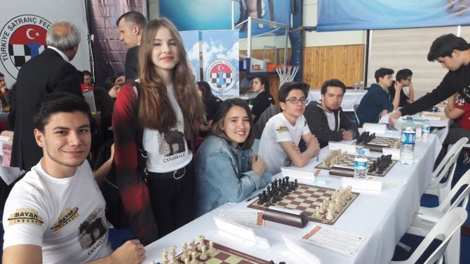 Vahit Tuna Anadolu Lisesi’nden büyük başarı