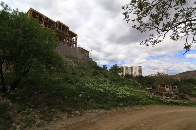 Tarihi Taş Mescid ayaklanıyor