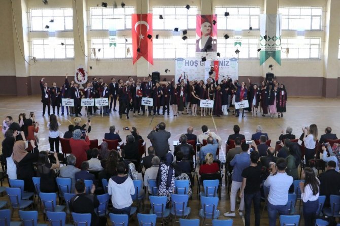 KBÜ Eskipazar MYO 6 programdan 500’e yakın öğrenci mezun verdi