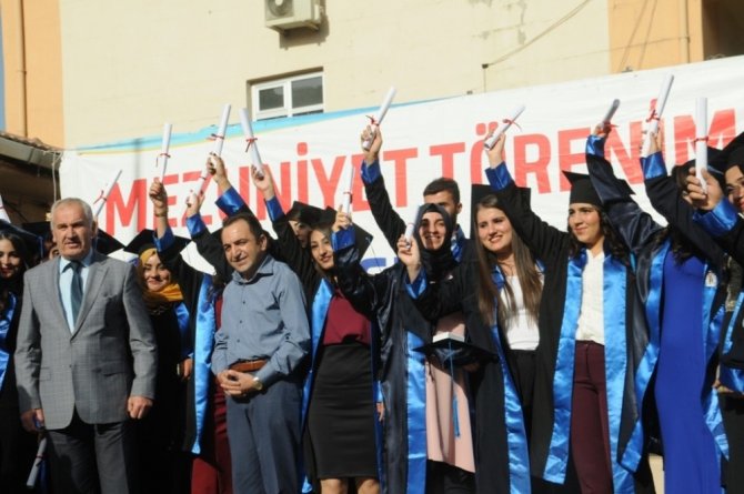 Cizre MYO’unda mezuniyet coşkusu