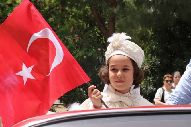 Şehit oğlunun sünnet düğünü için bin araçlık konvoy