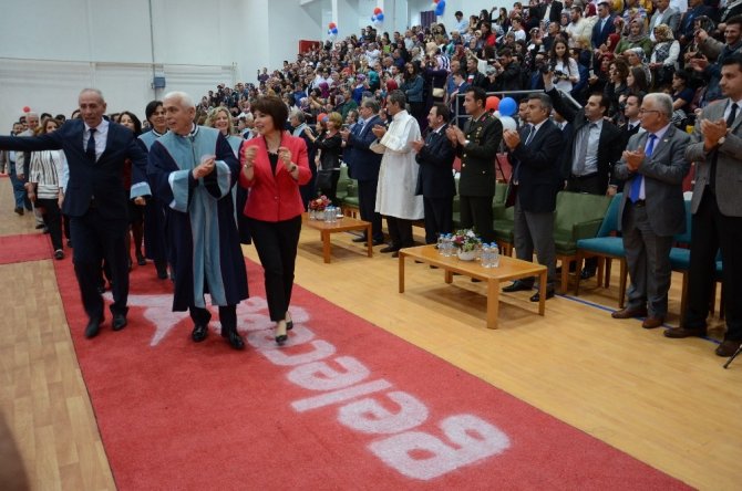 Alaplı MYO’da mezuniyet coşkusu