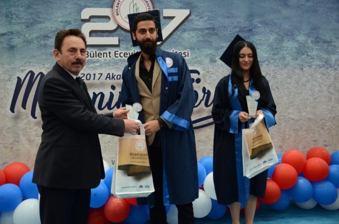 Alaplı MYO’da mezuniyet coşkusu