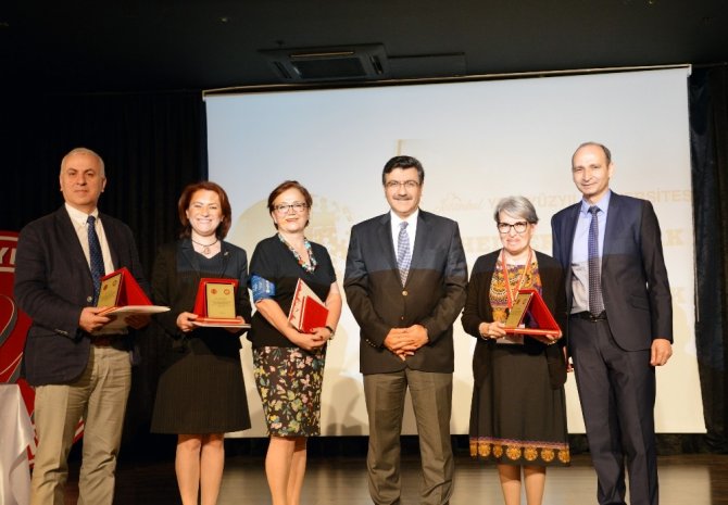 Prof. Dr. Mehmet Ünal; "Üst düzey entelektüel seviye, Alzheimer’ı önlüyor"