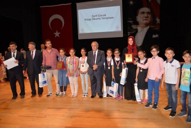 Kütahya, ’Zarif Çocuk Kitap Okuma Yarışması’na ev sahipliği yaptı