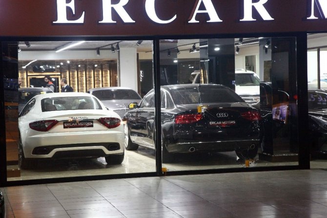 Beşiktaş’ta lüks galeriye silahlı saldırı