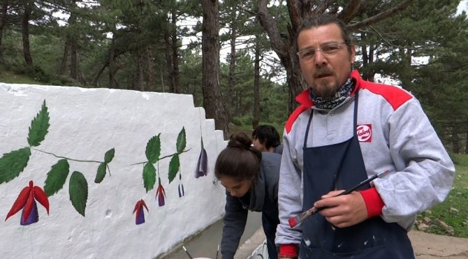Eko Turizm Köyü çiçek motifleriyle süsleniyor