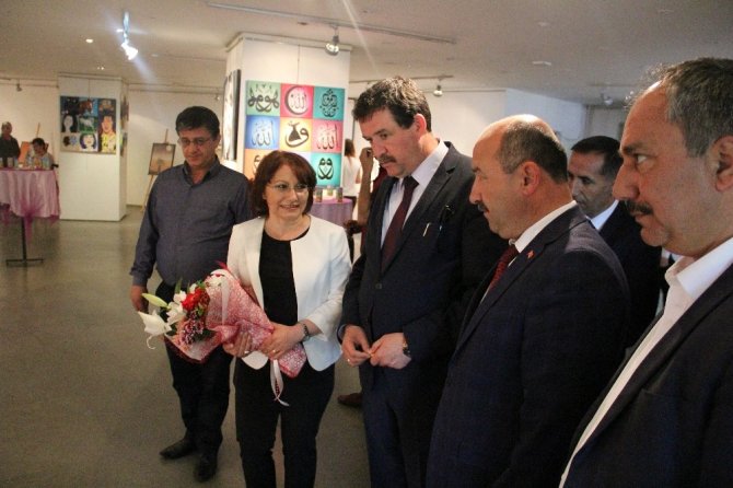 Toki Şehit Savaş Kubaş Anadolu Lisesinden mozaik sergisi