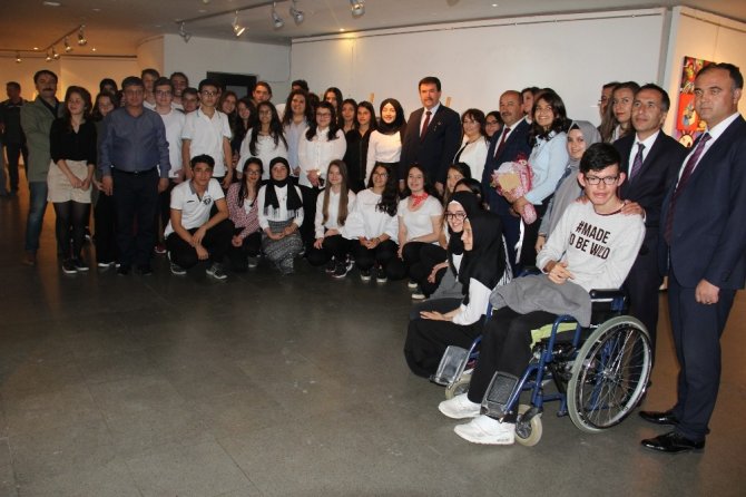 Toki Şehit Savaş Kubaş Anadolu Lisesinden mozaik sergisi